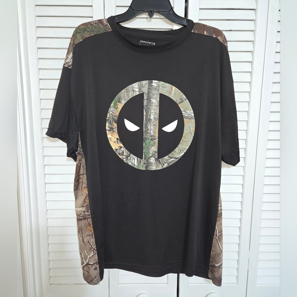 Marvel x Realtree Men's XXL Deadpool T-Shirt - Picture 2 of 12